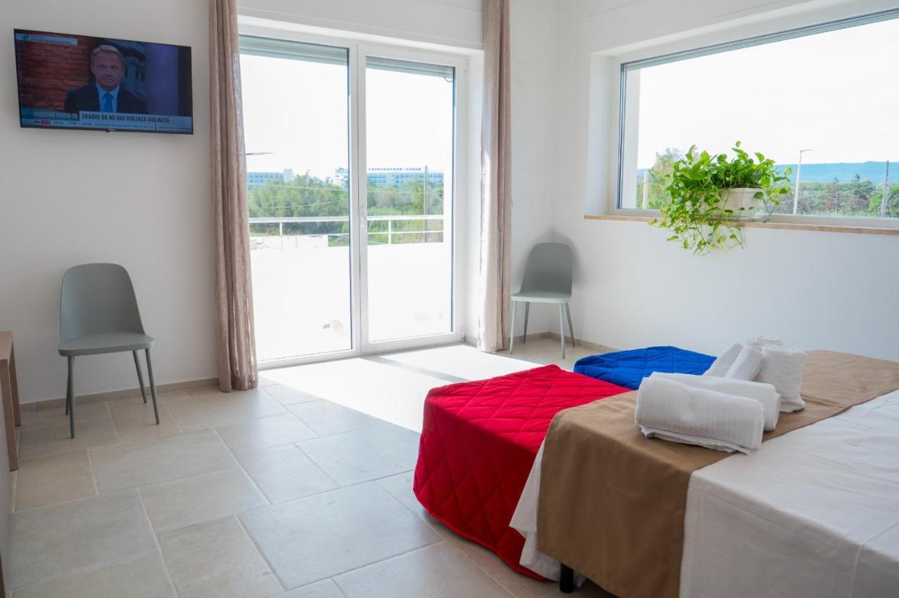 B&B A Un Passo Dal Mare Torre Canne Bagian luar foto