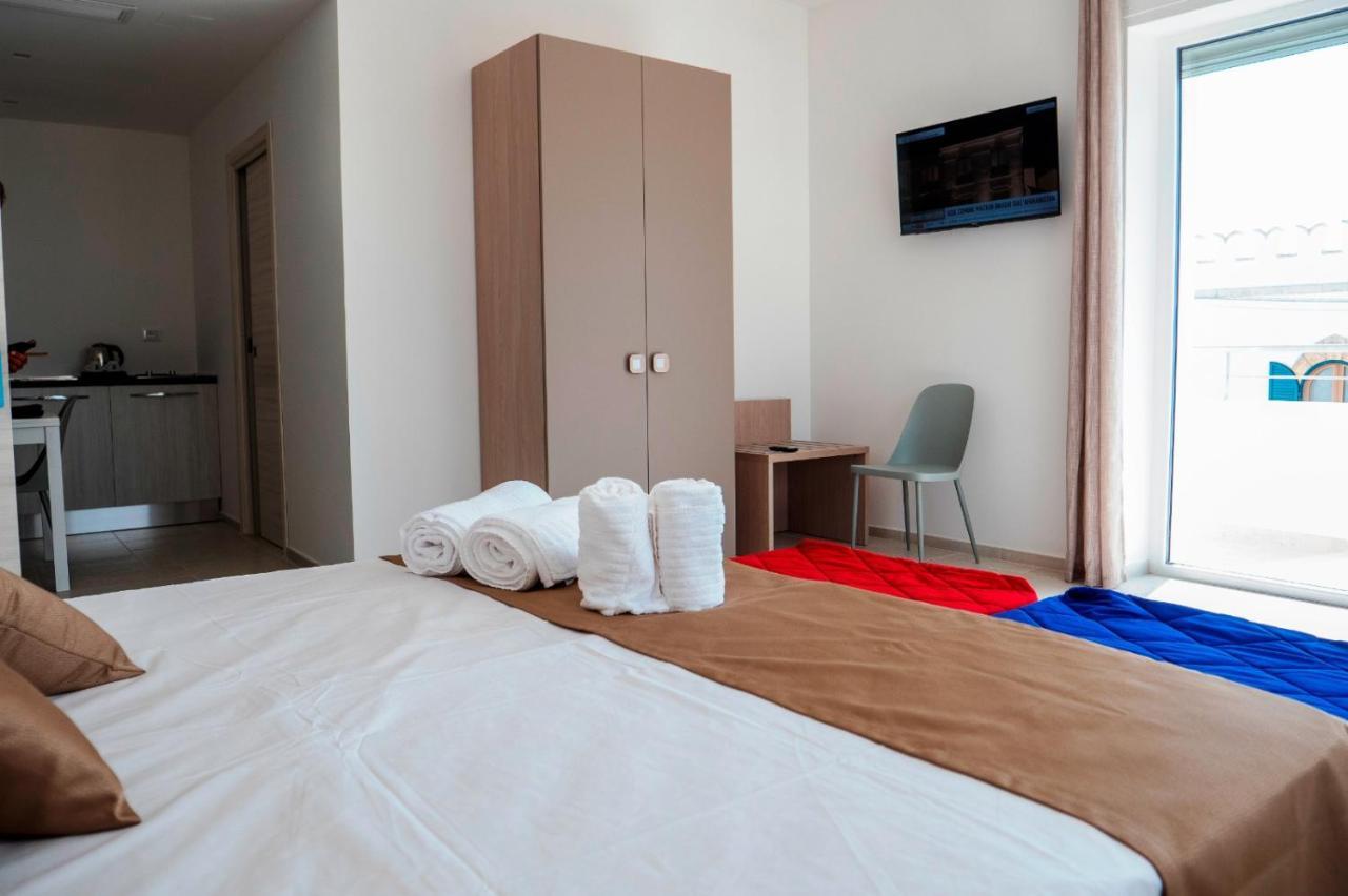 B&B A Un Passo Dal Mare Torre Canne Bagian luar foto