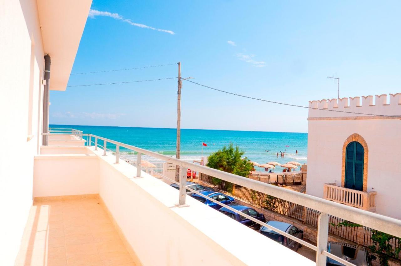 B&B A Un Passo Dal Mare Torre Canne Bagian luar foto