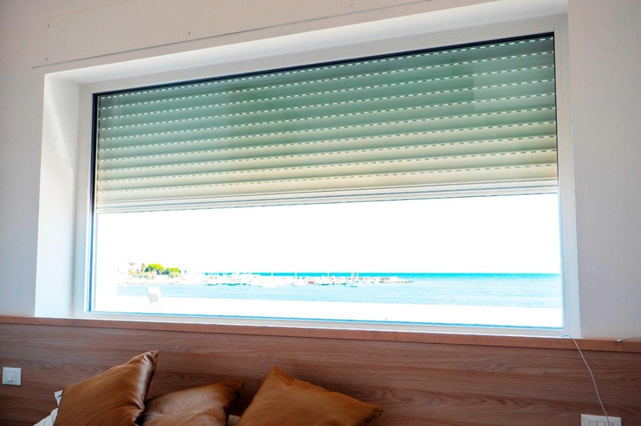 B&B A Un Passo Dal Mare Torre Canne Bagian luar foto